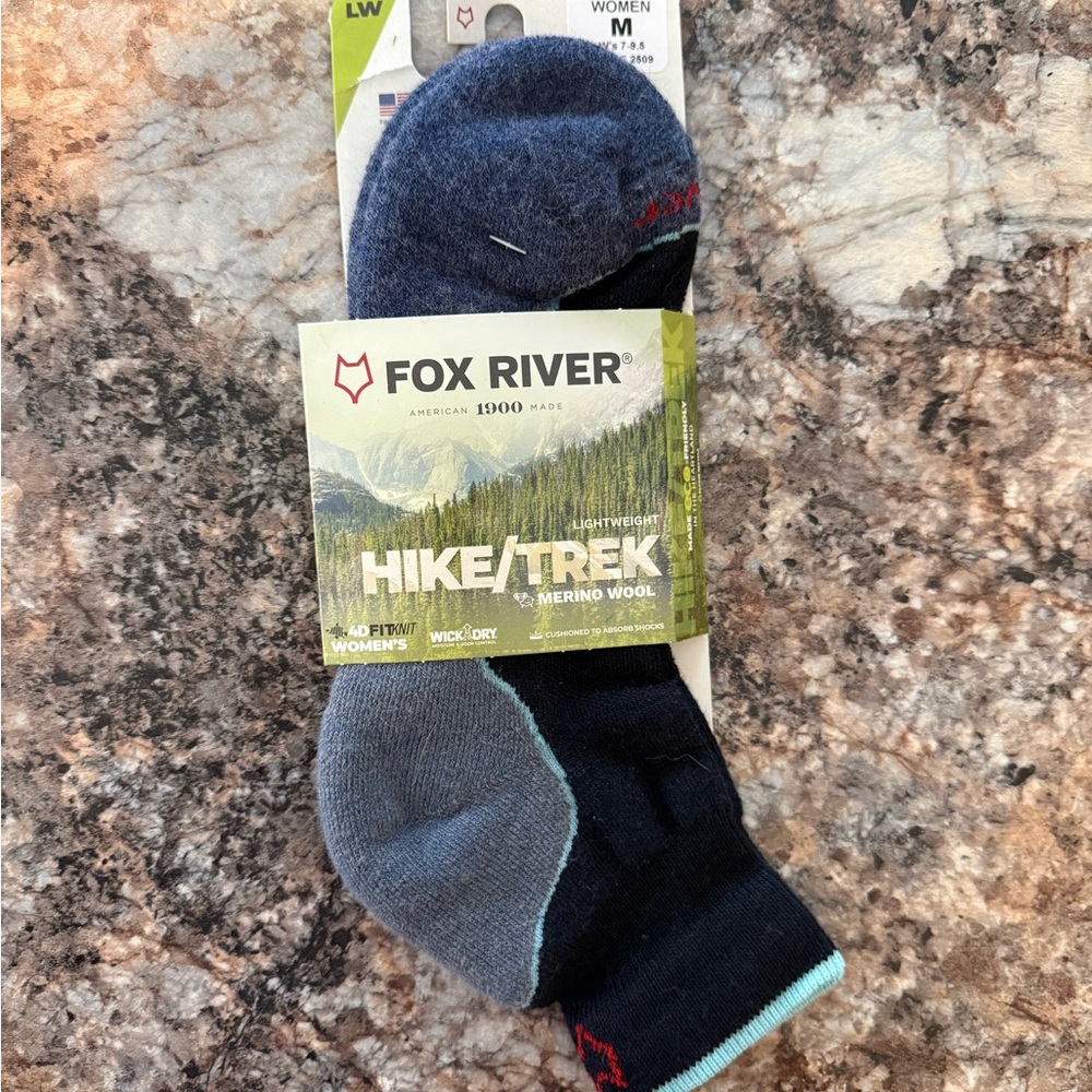 NWT Fox River Hike/Trek Lightweight Socks, MD, Dark Blue